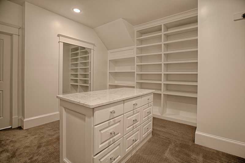 25__3706 John Marshall Dr_GS